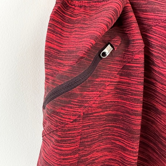 LULULEMON red Assert short - Picture 7 of 8